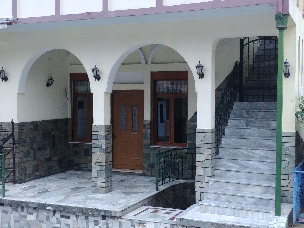 Guest House Urat Gjirokaster Exterior photo